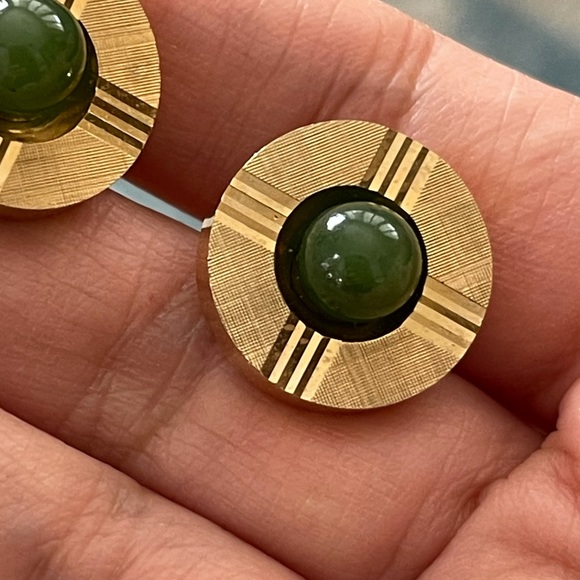 Natural nephrite jade gold tone brass cuff links - Picture 3 of 6